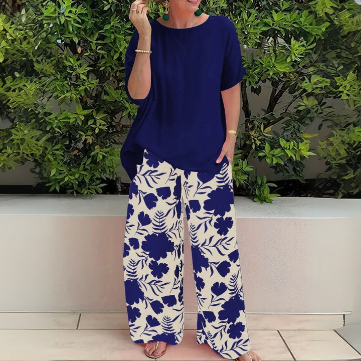 Plus Size Two-Piece Set Floral Wide-Leg Pants Relaxed Top - Navy Blue