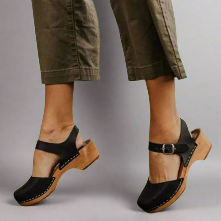 Women's Comfortable Sandals Closed Toe Ankle Strap Platform Clogs - Black