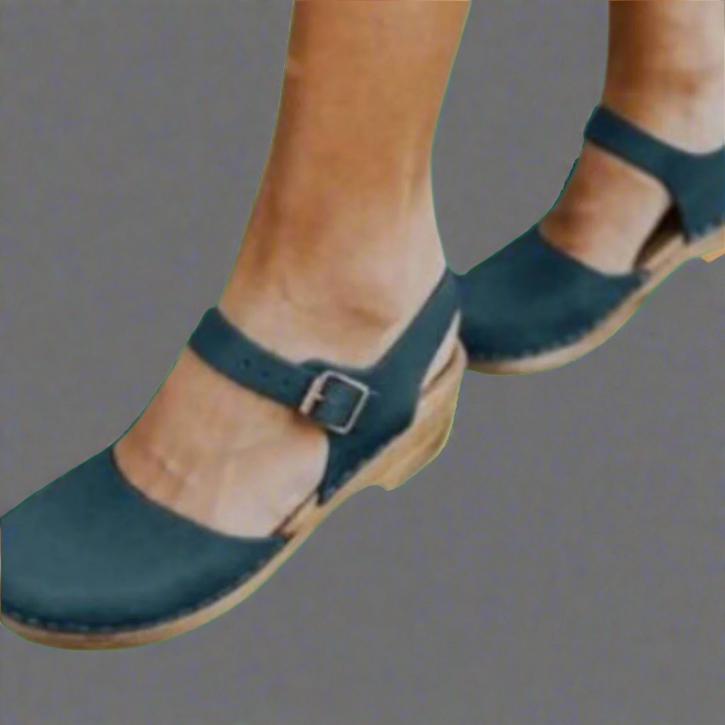 Women's Platform Clogs Wooden Heel Closed Toe Ankle Strap - Blue
