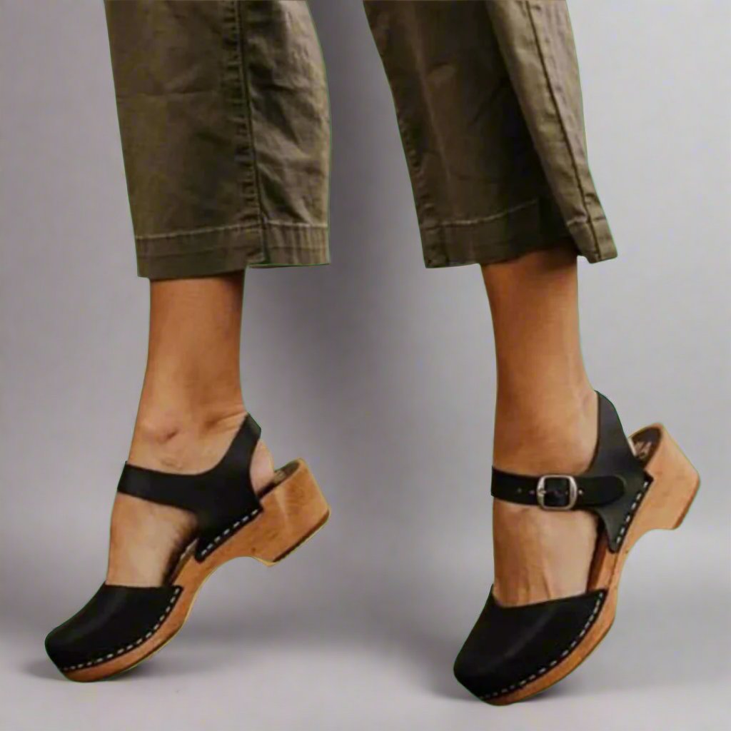 Women's Platform Clogs Wooden Heel Closed Toe Ankle Strap - Black