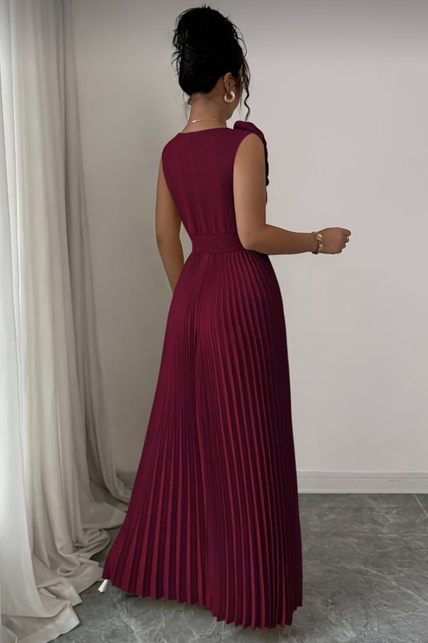 Women's Pleated Sleeveless Floral Applique Evening Gown